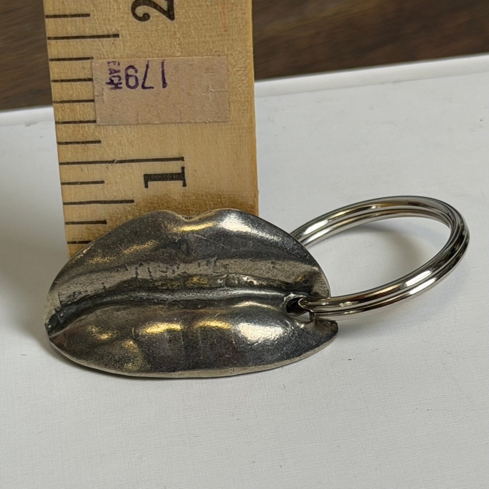 Silver‎ Tone 3D Lips Keychain Pewter Style Metal Mouth Kiss Charm Key Ring